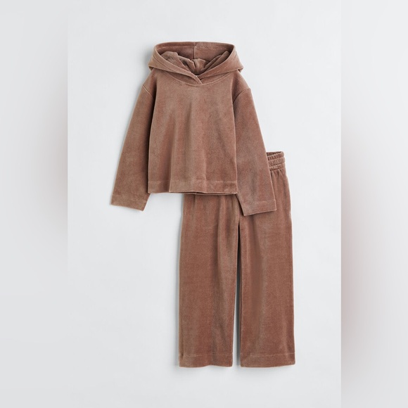 H&M Velour Matching Set 2T Beige - Picture 5 of 11